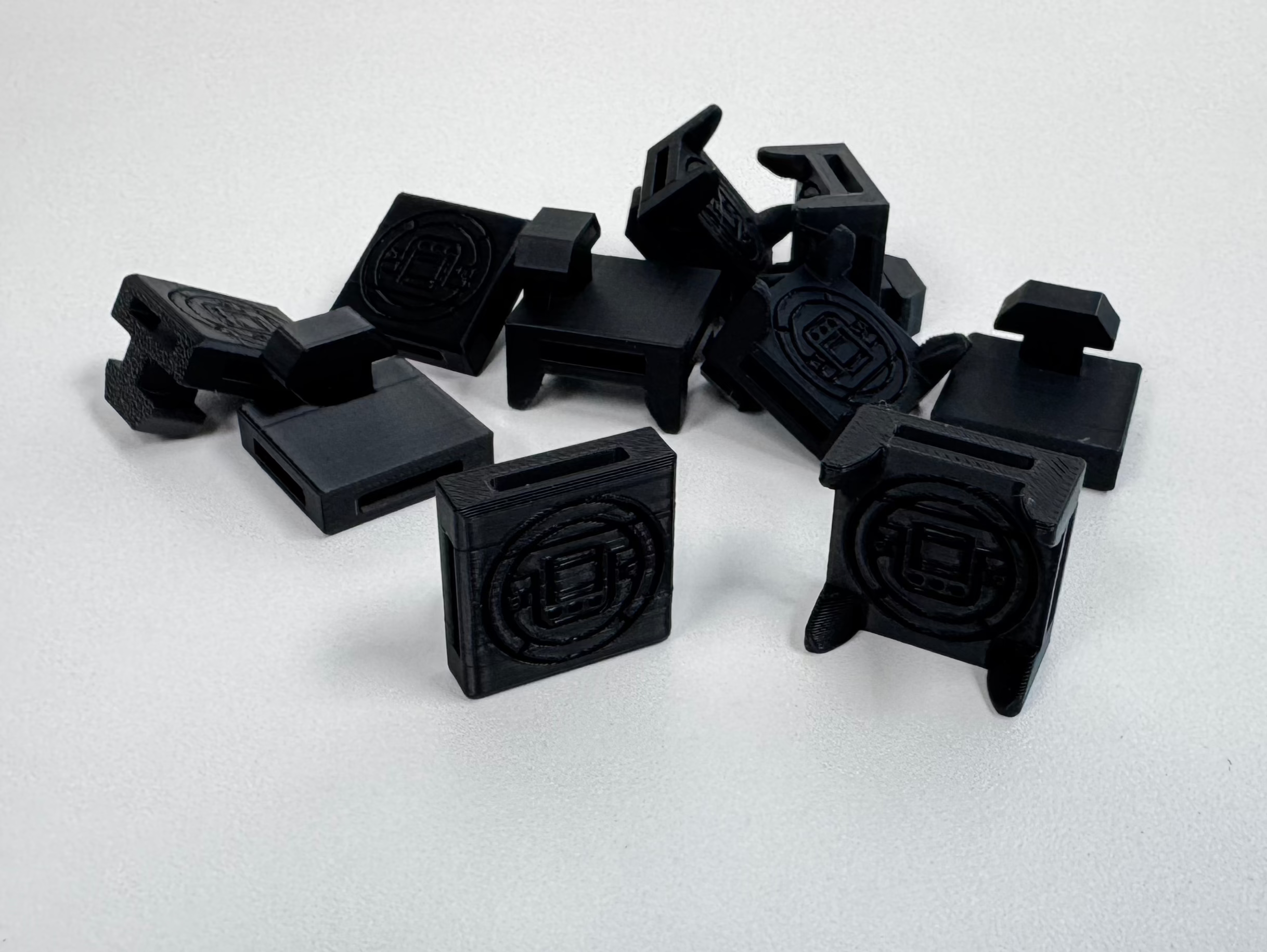 Sim Rig Cable Mounting Block – 10-Pack (5 Spiked + 5 Flat)