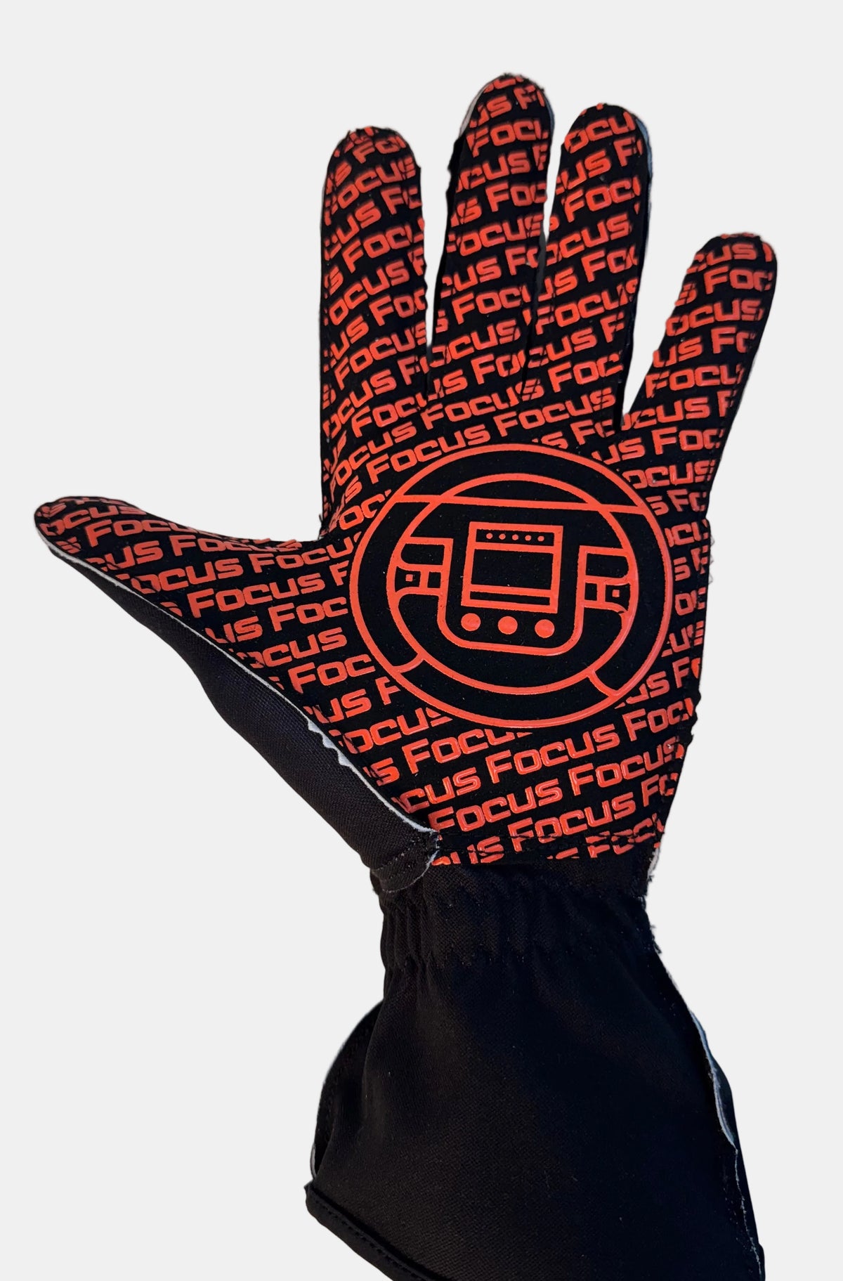 Close-up of silicone FOCUS grip pattern on the glove palm